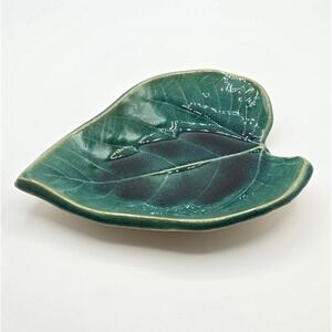Vtg Hand Thrown Pottery Leaves Leaf Crackled green